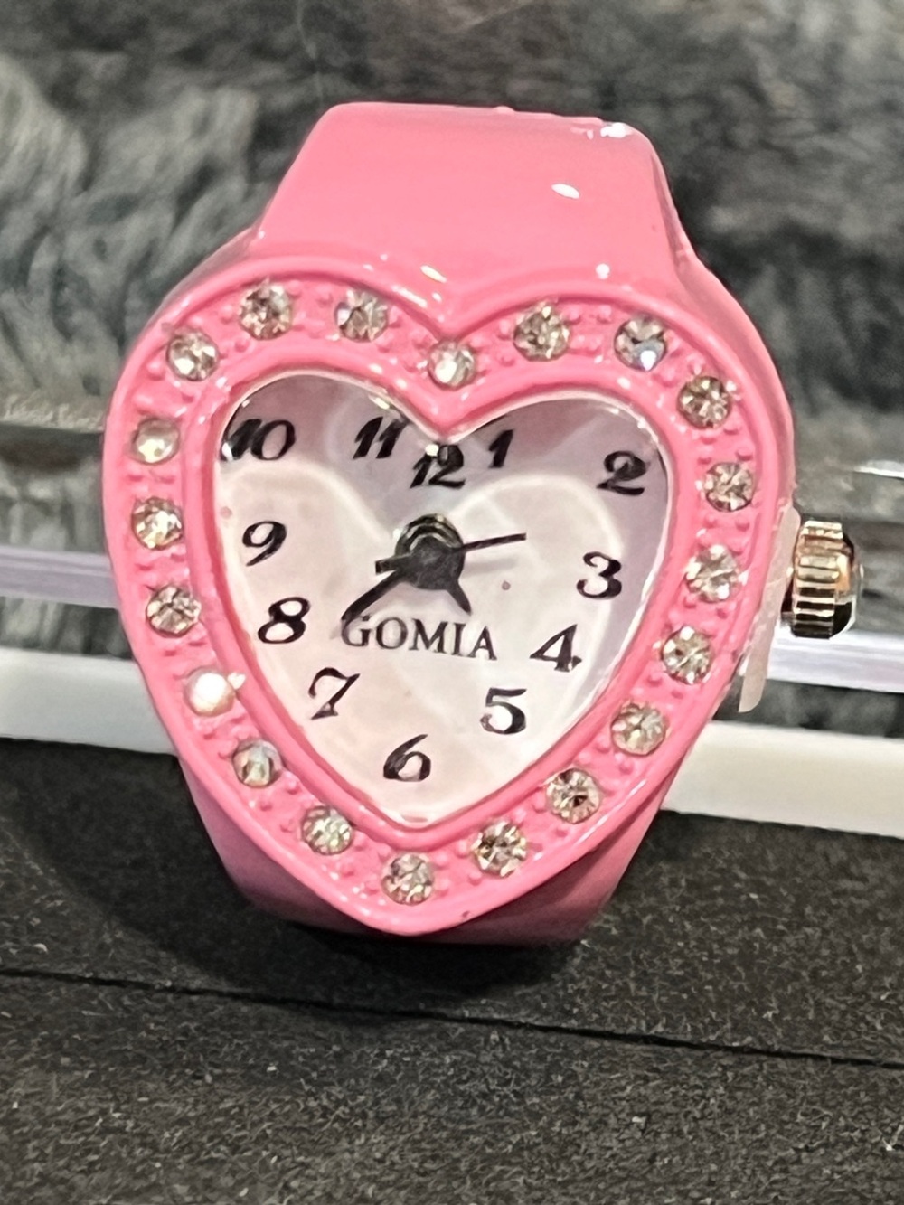 Gomia Heart-Shaped Pink Crystal Watch